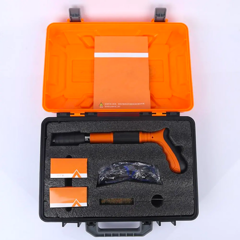 Pistolet de fixation 3 en 1 sans fil + 100 clous à béton